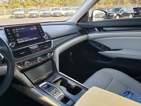 Used 2022 Honda Accord Touring image 22