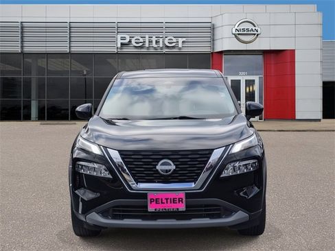Used 2023 Nissan Rogue SV image 2