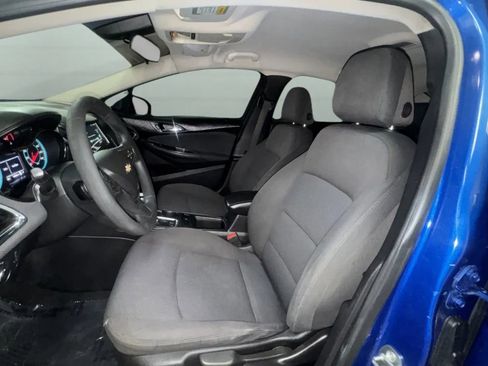 Used 2018 Chevrolet Cruze LT FWD image 5