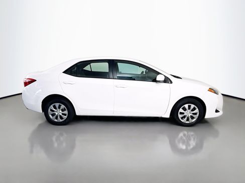Used 2017 Toyota Corolla L w/ Carpet Mat Package (TMS) FWD image 11