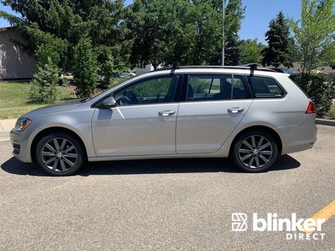 Used 2017 Volkswagen Golf S image 3