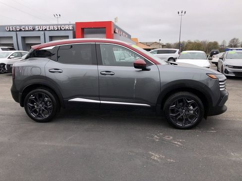 Used 2025 Nissan Kicks SR image 14