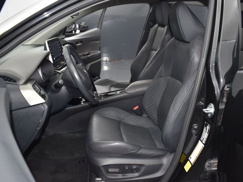 Used 2021 Toyota C-HR Limited image 23