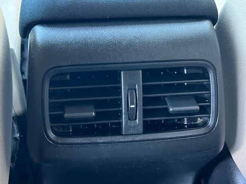 Used 2015 Honda CR-V LX image 14