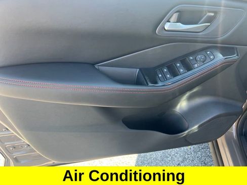 Certified 2025 Nissan Rogue SV image 12