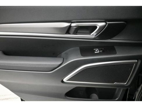 New 2025 Kia Telluride S image 11