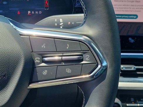 Certified 2025 Chevrolet Equinox EV LT FWD image 21