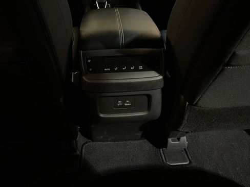 Used 2025 Nissan Pathfinder SV FWD image 24