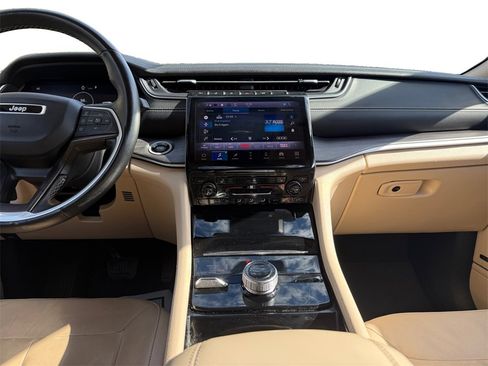 Certified 2022 Jeep Grand Cherokee L Limited image 11