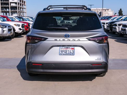 Certified 2024 Toyota Sienna XLE w/ XLE Plus Package FWD image 5