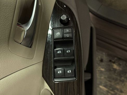 Used 2018 Toyota Sienna XLE w/ XLE Navigation Package image 23