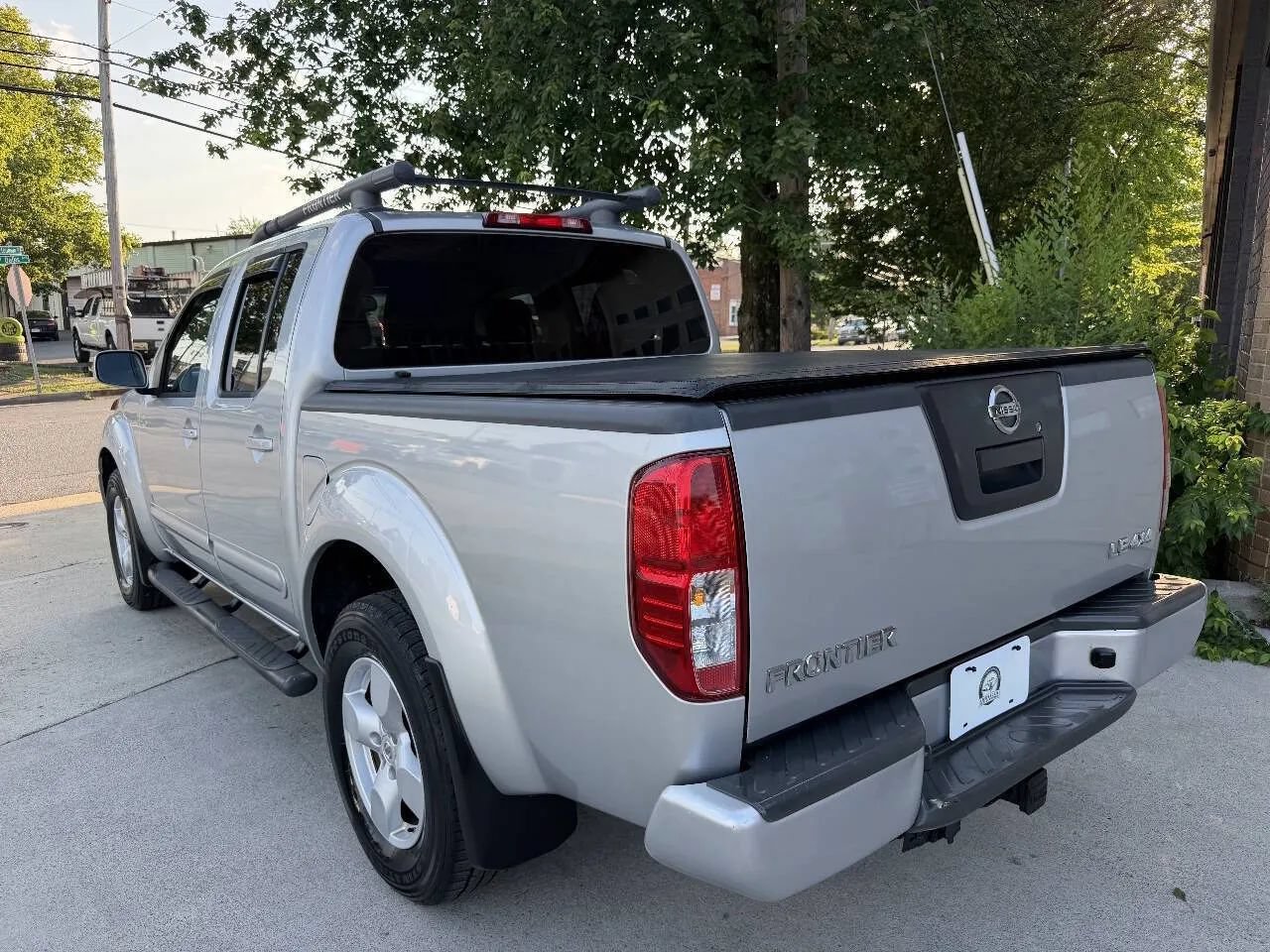 Used 2005 Nissan Frontier LE w/ (X01) Leather Pkg AWD/4WD image 11