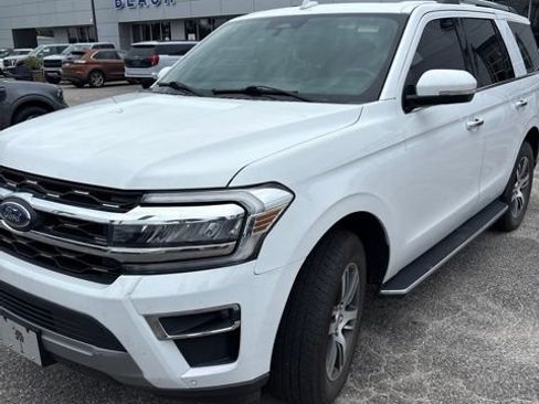 Used 2022 Ford Expedition Limited RWD image 9