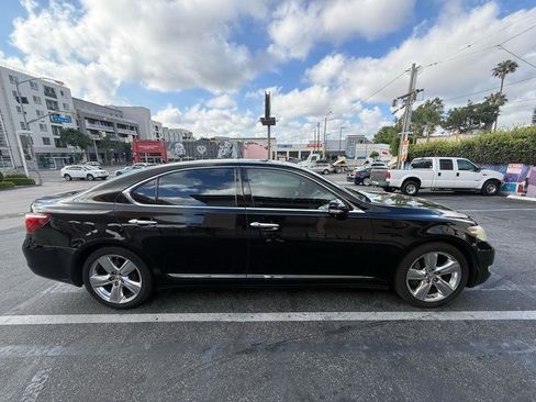 Used 2010 Lexus LS 460 L RWD image 2