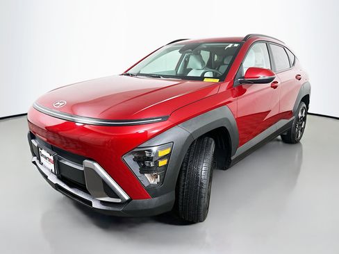 Used 2024 Hyundai Kona SEL w/ Convenience Package AWD/4WD image 3