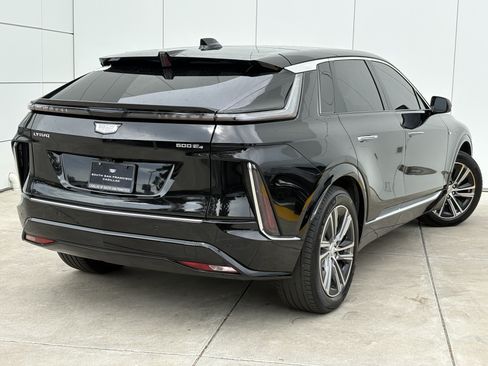 Used 2024 Cadillac Lyriq Luxury AWD/4WD image 7