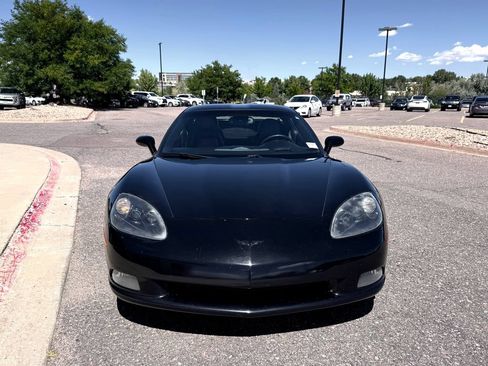 Used 2005 Chevrolet Corvette Coupe w/ Preferred Equipment Group RWD image 3