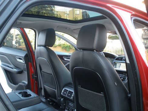 Used 2018 Jaguar F-PACE Prestige AWD/4WD image 31