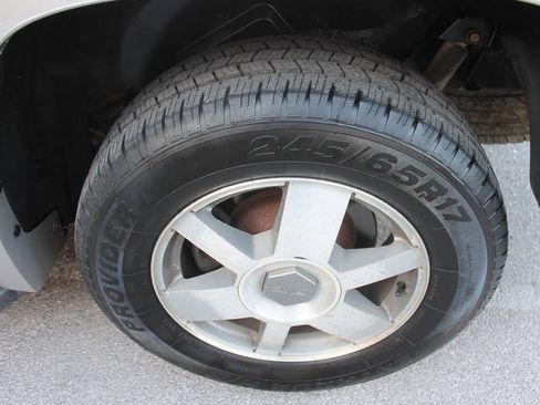 Used 2005 GMC Envoy XL SLT RWD image 13