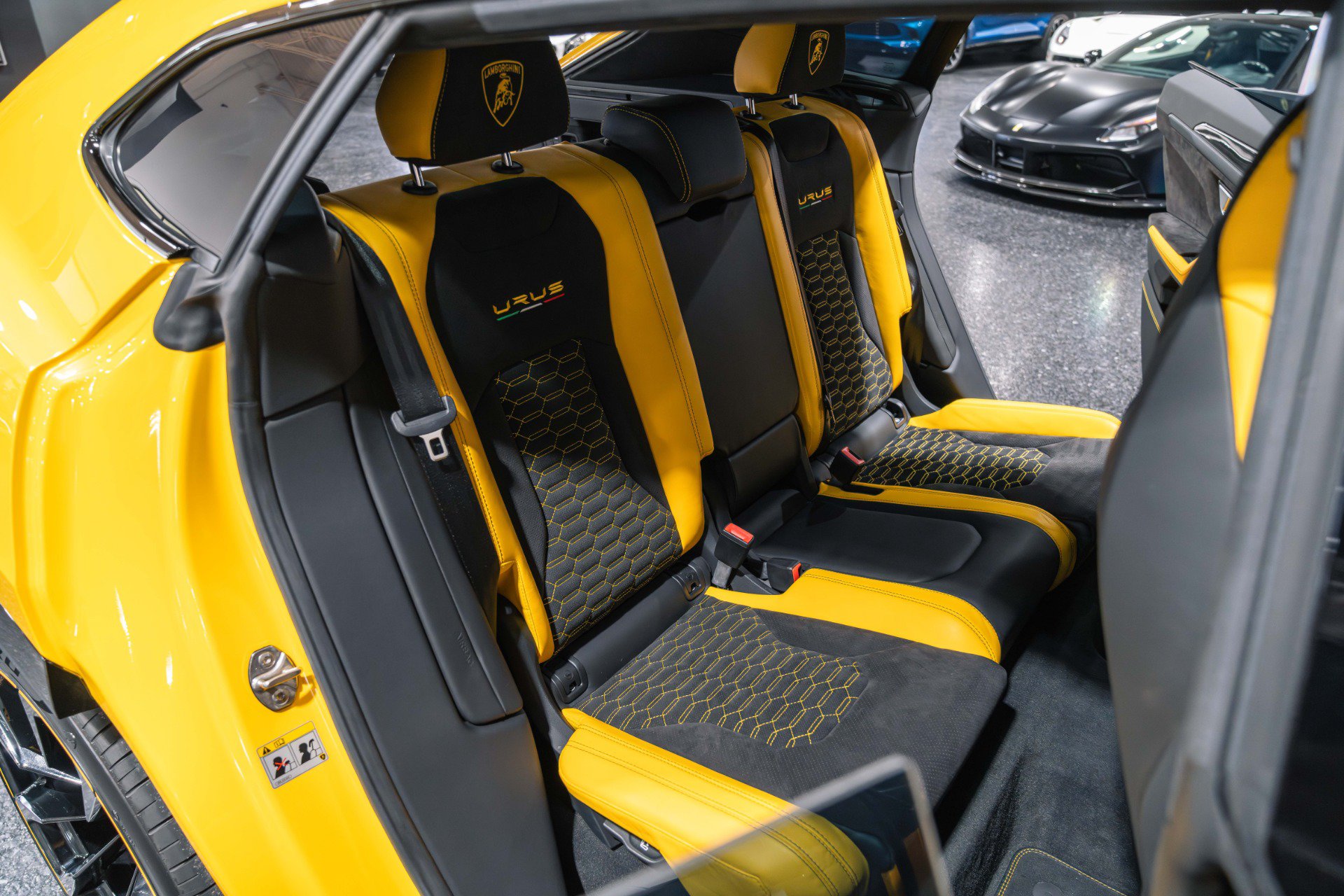 Used 2021 Lamborghini Urus AWD/4WD image 18