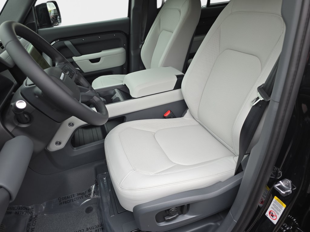 New 2026 Land Rover Defender 110 X-Dynamic SE AWD/4WD image 12