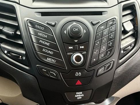Used 2014 Ford Fiesta SE w/ Comfort Package image 16