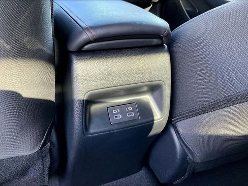 Used 2024 Toyota Corolla SE FWD image 8