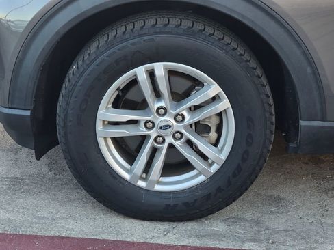 Used 2022 Ford Explorer XLT w/ Equipment Group 202A image 23