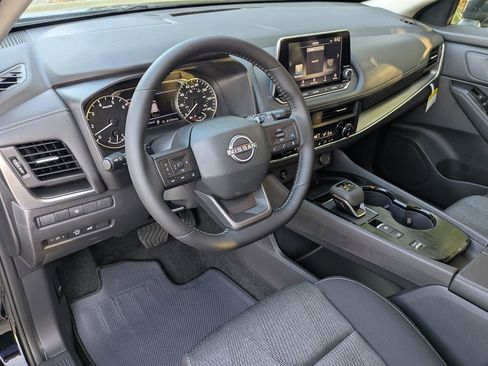 New 2026 Nissan Rogue SV FWD image 18