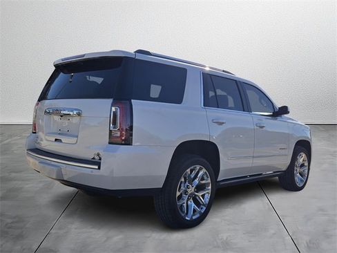 Used 2020 GMC Yukon Denali w/ Denali Premium Package image 4