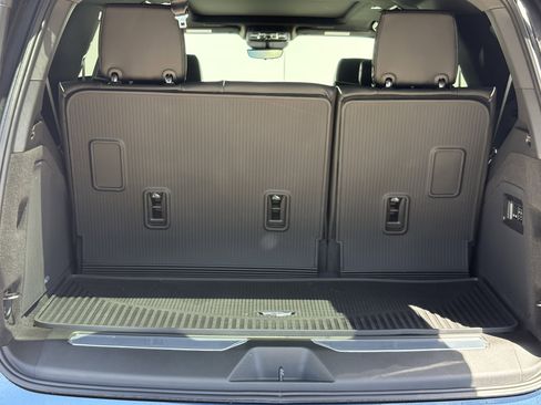 New 2026 Cadillac Escalade Luxury AWD/4WD image 9