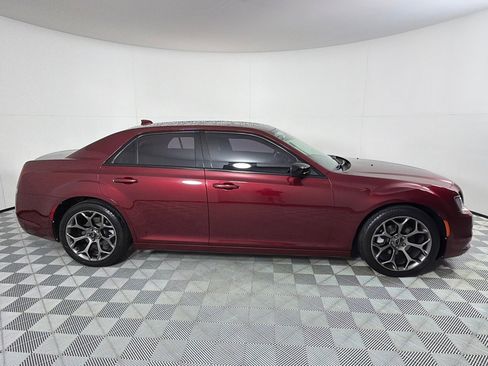 Used 2018 Chrysler 300 Touring w/ Sport Appearance Package image 4