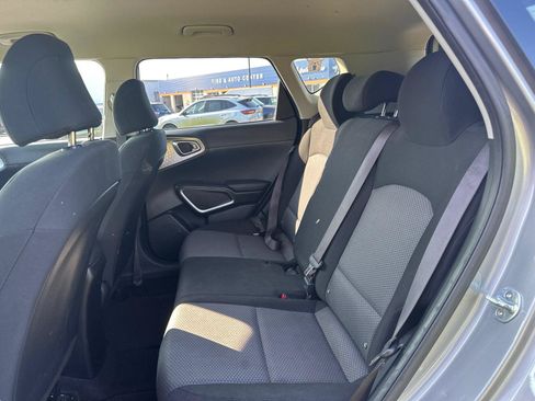 Used 2022 Kia Soul LX w/ Technology Package FWD image 7