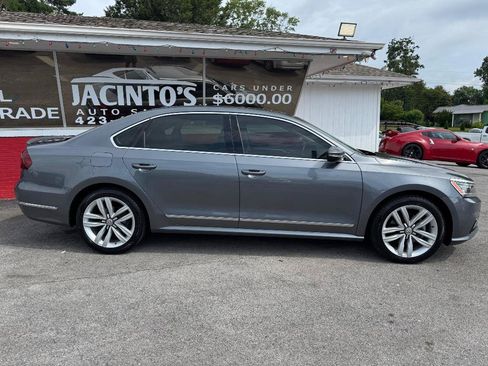Used 2017 Volkswagen Passat 1.8T SE FWD image 7