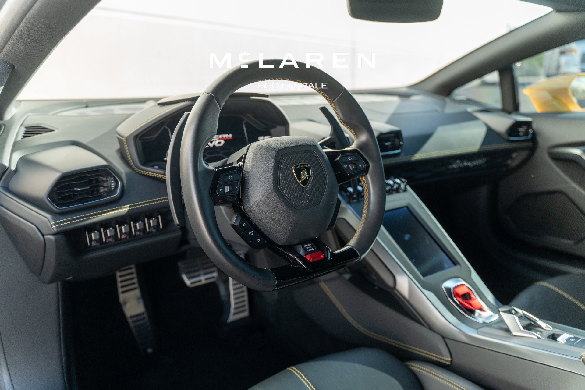 Used 2021 Lamborghini Huracan EVO RWD image 16