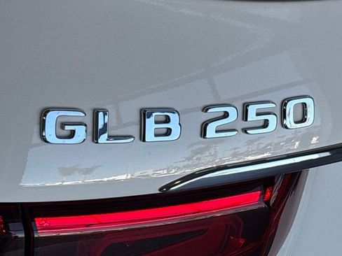 Certified 2022 Mercedes-Benz GLB 250 image 5