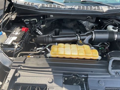 Used 2017 Ford F150 Platinum w/ Equipment Group 701A Luxury image 32