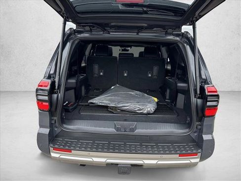 Certified 2025 Toyota 4Runner Limited w/ Tow Technology Package AWD/4WD image 8