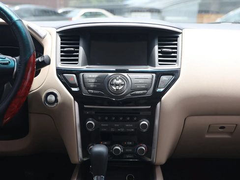 Used 2017 Nissan Pathfinder S FWD image 33