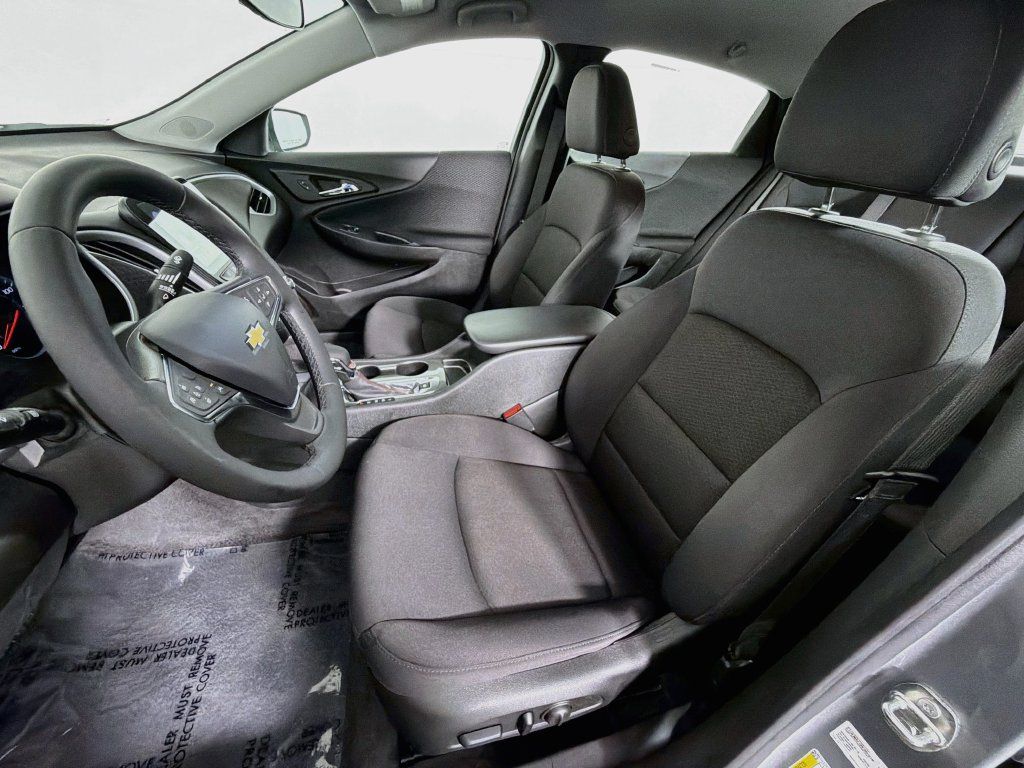 Used 2023 Chevrolet Malibu RS FWD image 19