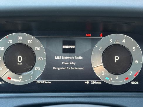 New 2026 Land Rover Range Rover Velar Dynamic SE image 30