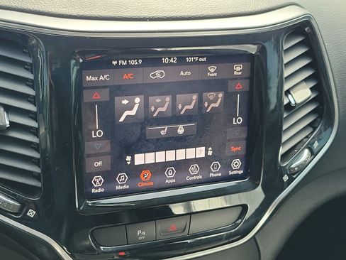 Used 2019 Jeep Cherokee Limited w/ Trailer Tow Group AWD/4WD image 27