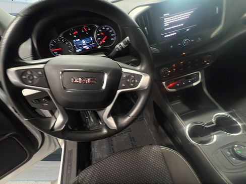 Used 2024 GMC Terrain SLE image 15