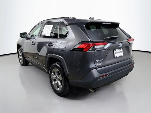 Certified 2022 Toyota RAV4 LE AWD/4WD image 5