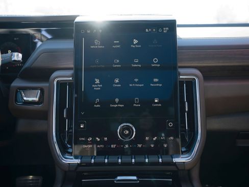 Used 2026 GMC Yukon Denali Ultimate image 13