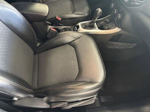 Used 2018 Jeep Compass Latitude w/ Cold Weather Group image 34