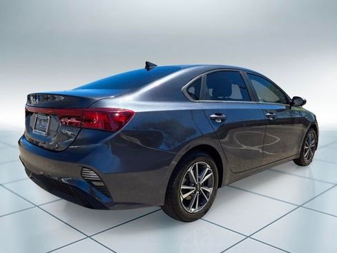 Used 2023 Kia Forte LXS FWD image 5