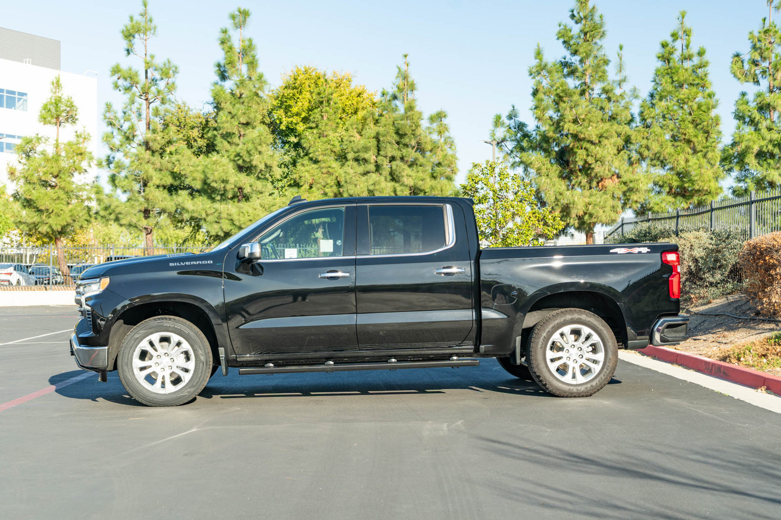 Used 2023 Chevrolet Silverado 1500 LTZ w/ Technology Package AWD/4WD image 5