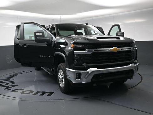 Used 2025 Chevrolet Silverado 2500 LT w/ Convenience Package AWD/4WD image 24
