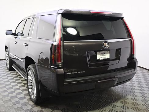 Used 2015 Cadillac Escalade Premium AWD/4WD image 4